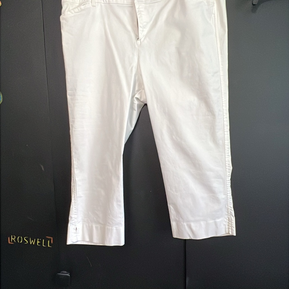 Old Navy White Cropped Pants